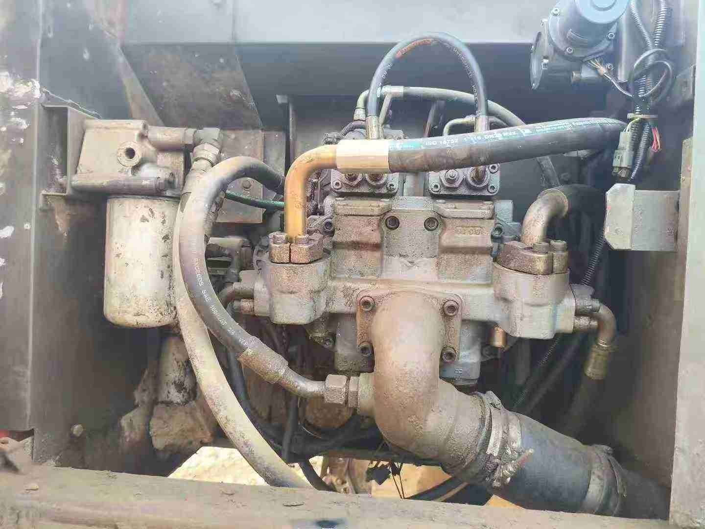 Used Hitachi ZX200-3G Excavator 2016 Model / 3