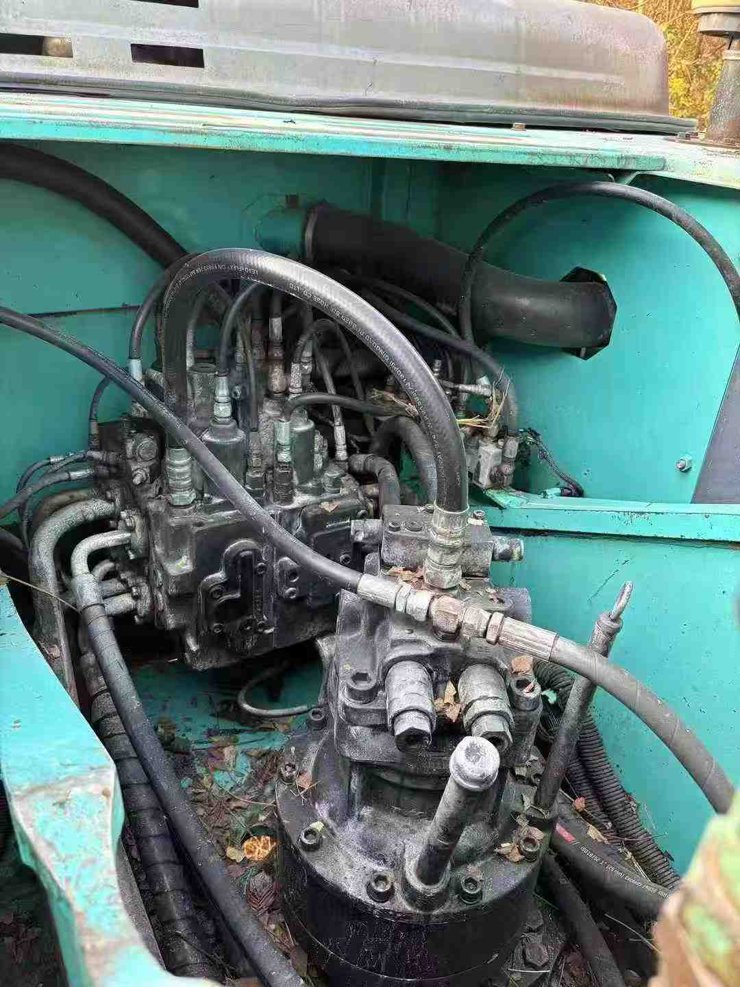 Used Kobelco SK210 Excavator 2011 Model / 6