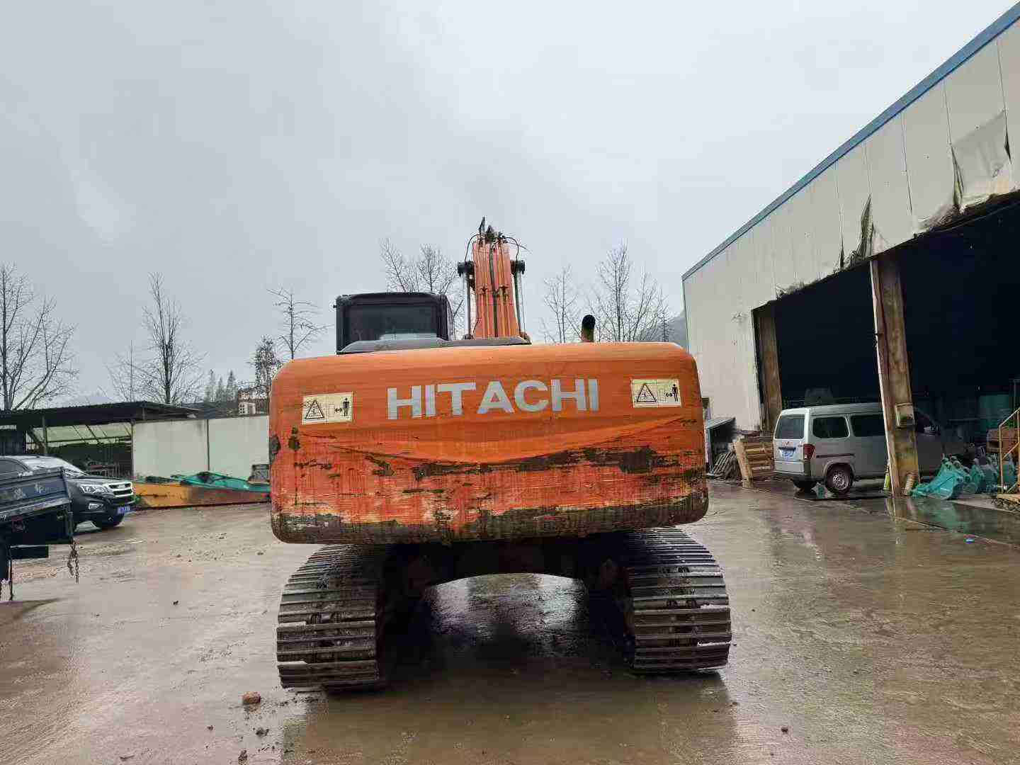 Used Hitachi ZAXIS200 Excavator 2010 Model / 2