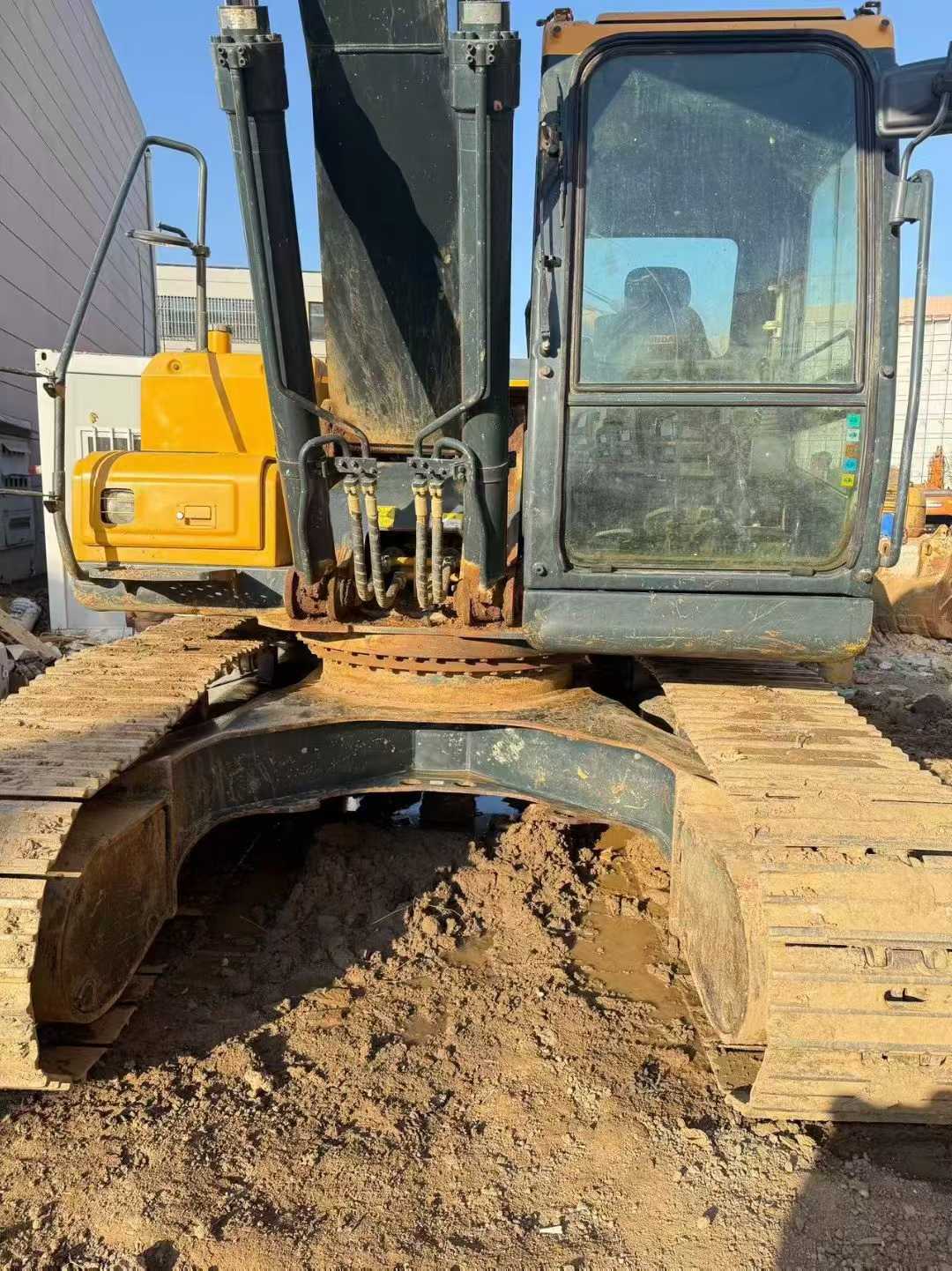 Used Hyundai R205VS Excavator 2016 Model / 3