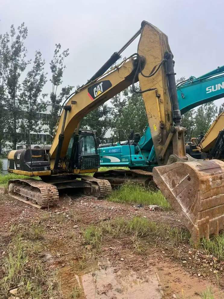 Used Caterpillar 324D Excavator 2013 Model / 7