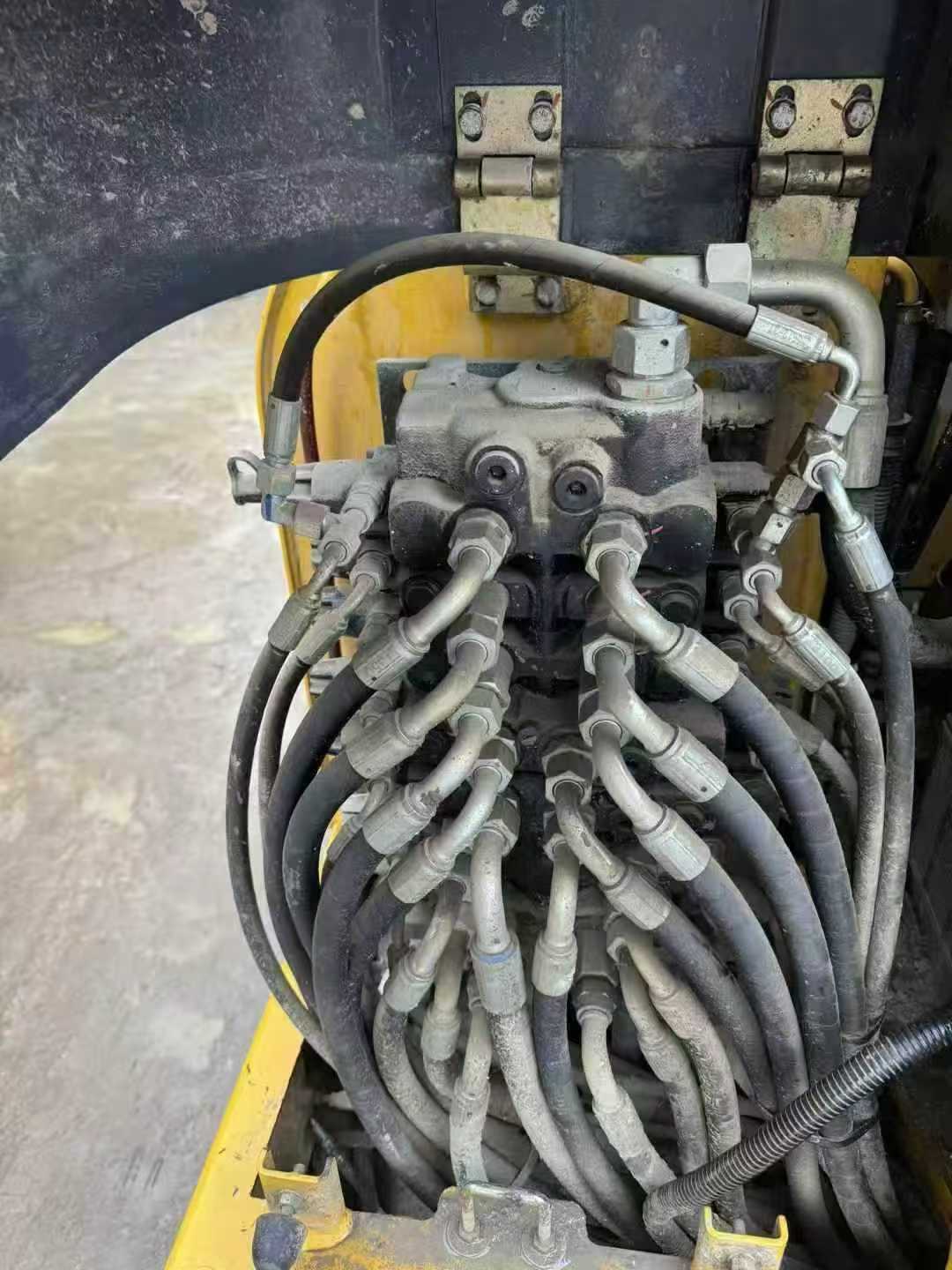 Used XCMG ZL60G Excavator 2021 Model / 9