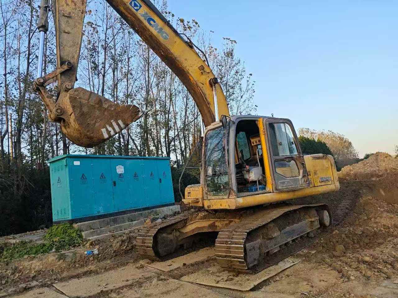 Used XCMG XE215 Excavator 2010 Model / 3