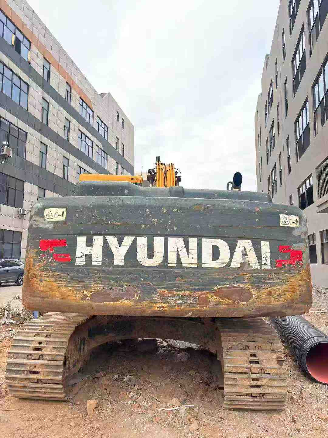 Used Hyundai R215VS Excavator 2019 Model / 3
