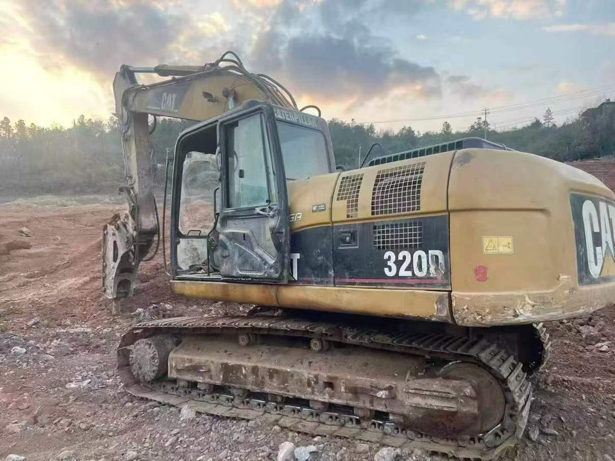 Used Caterpillar 320D Excavator 2016 Model / 2