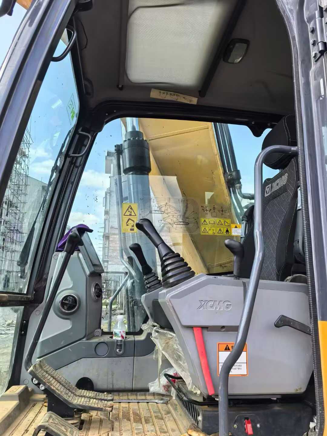 Used XCMG LW200 Excavator 2022 Model / 4