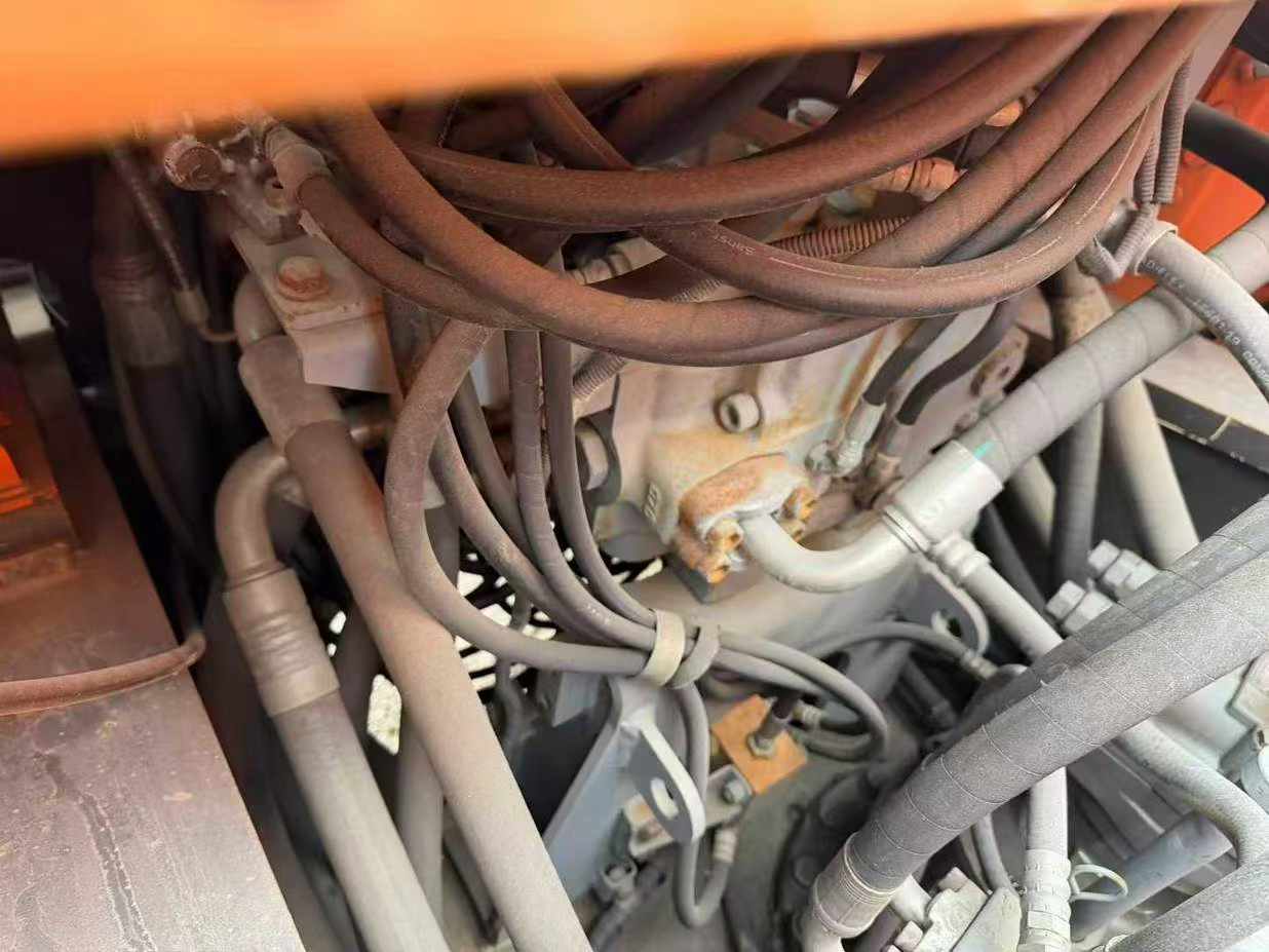 Used Hitachi ZX70-5G Excavator 2016 Model / 8