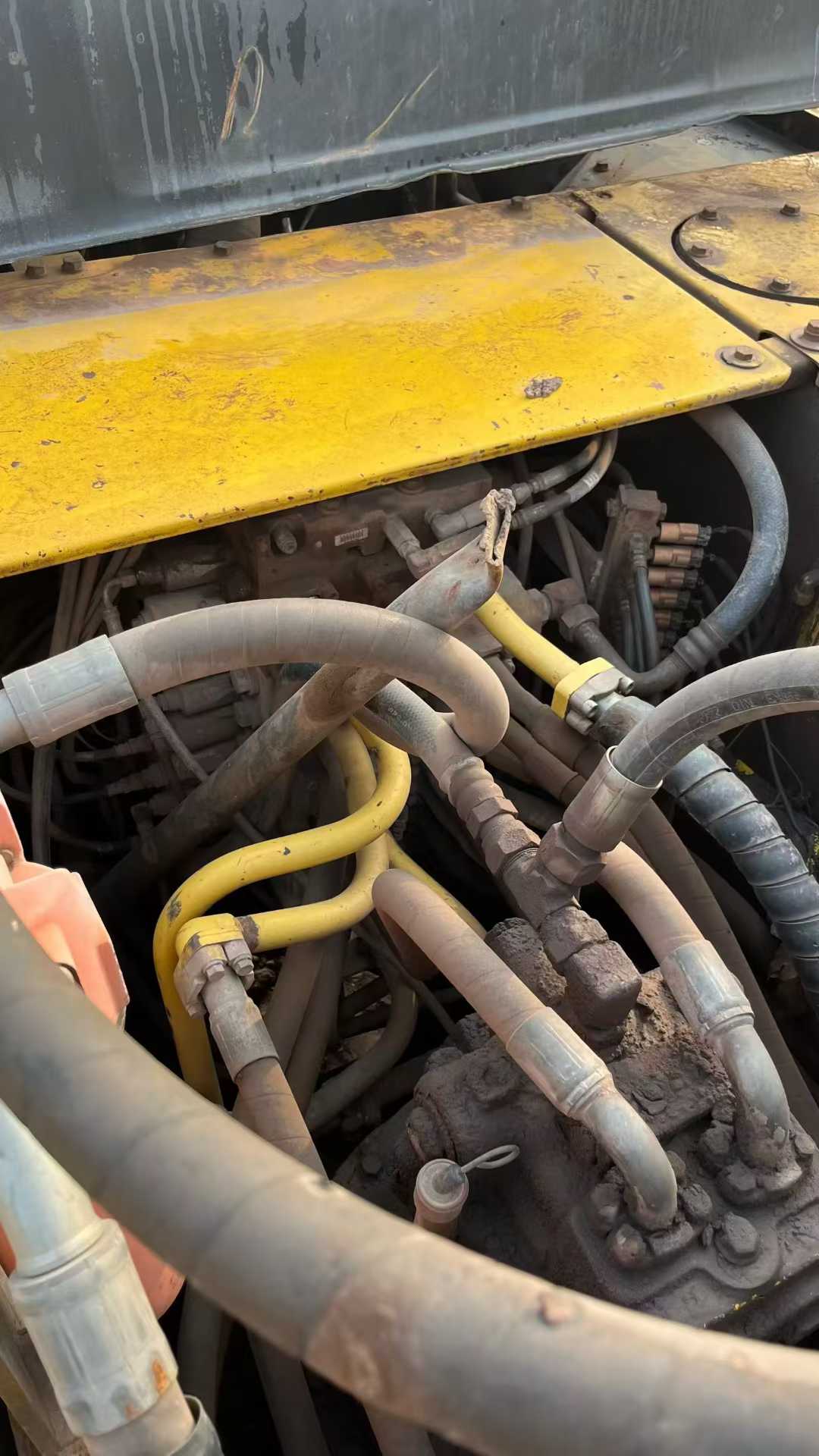 Used Komatsu WA320 Excavator 2016 Model / 2