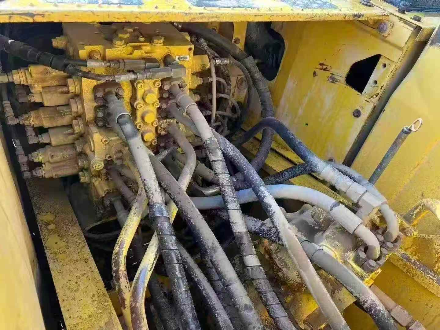 Used Komatsu PC200 Excavator 2016 Model / 9