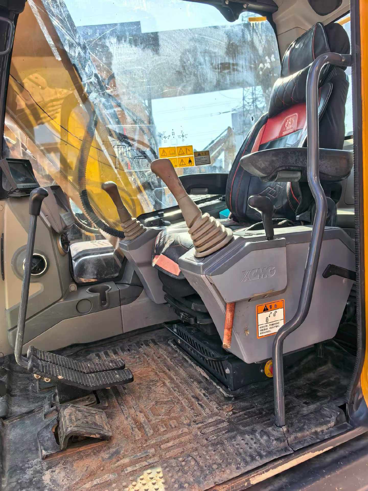 Used XCMG XE135D Excavator 2017 Model / 8