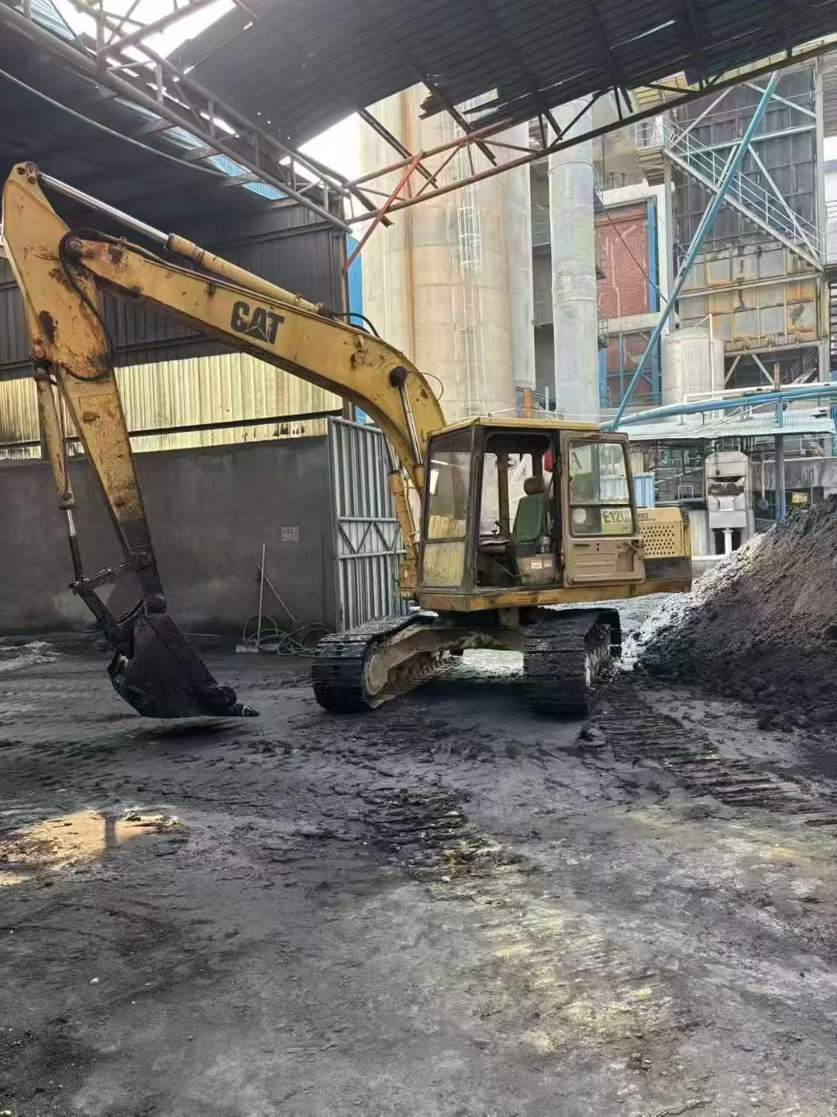 Used Caterpillar CT20 Excavator 2016 Model / 3