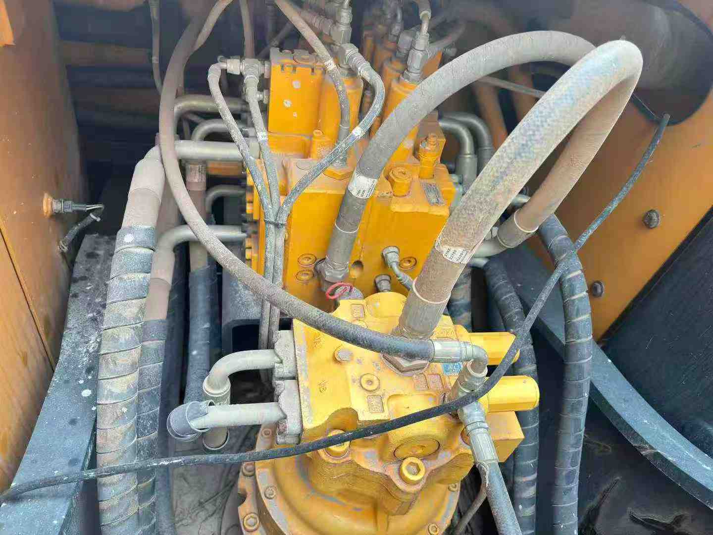 Used Hyundai R215VS Excavator 2019 Model / 8