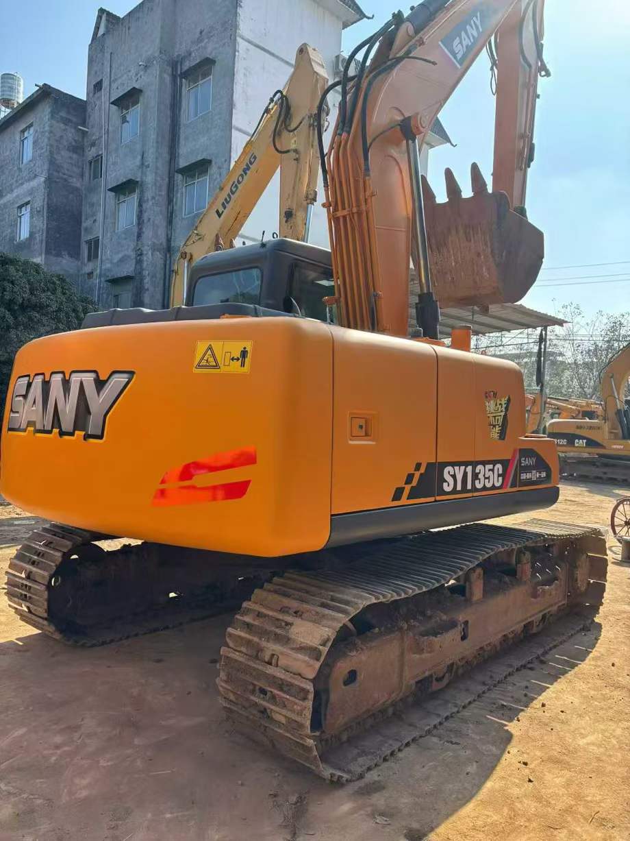 Used Sany SY135 Excavator 2016 Model / 3