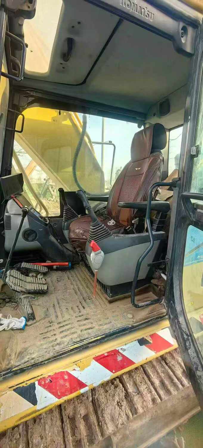 Used Komatsu PC210 Excavator 2018 Model / 4