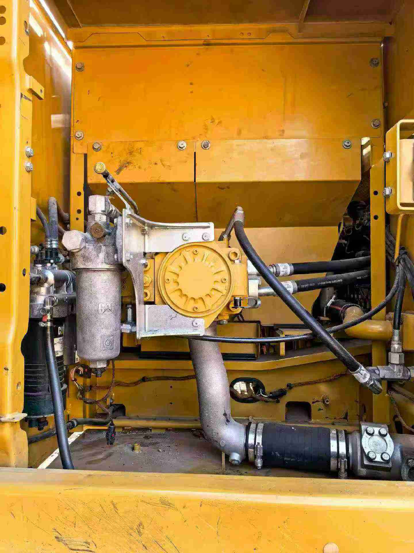 Used Caterpillar 330L Excavator 2019 Model / 9