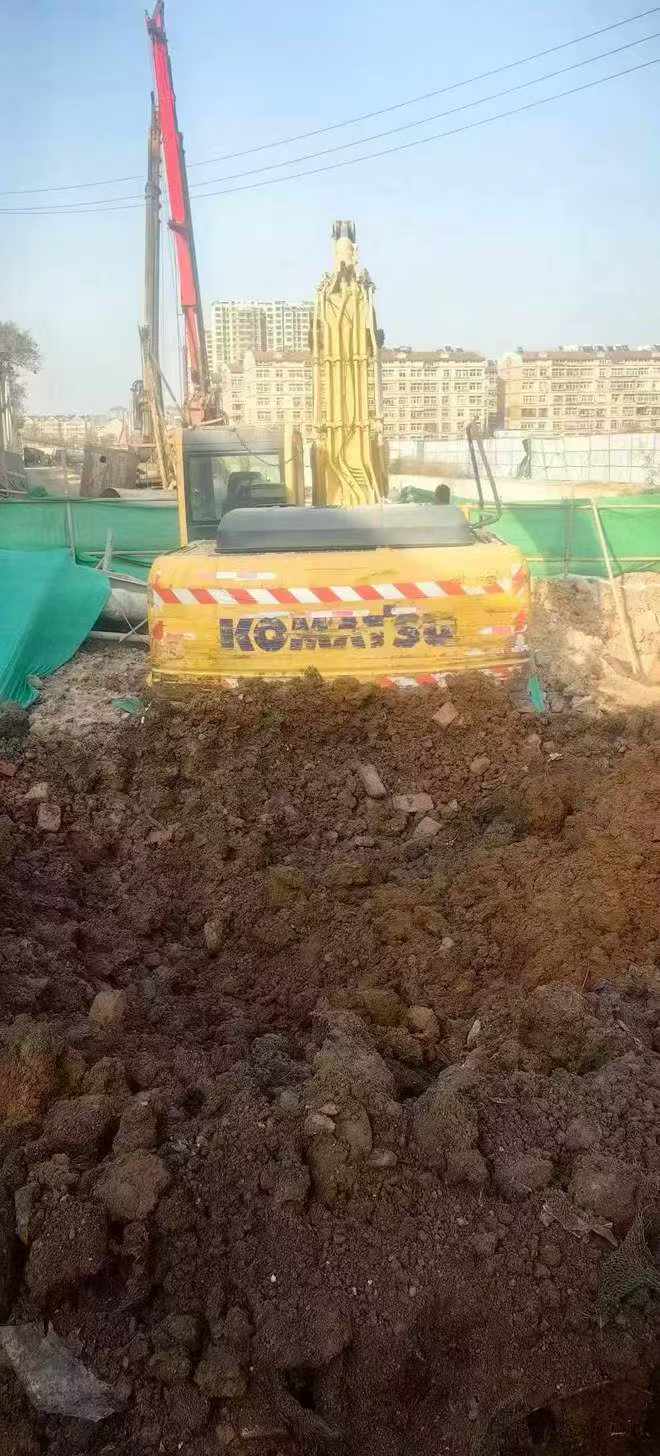 Used Komatsu PC210 Excavator 2018 Model / 3