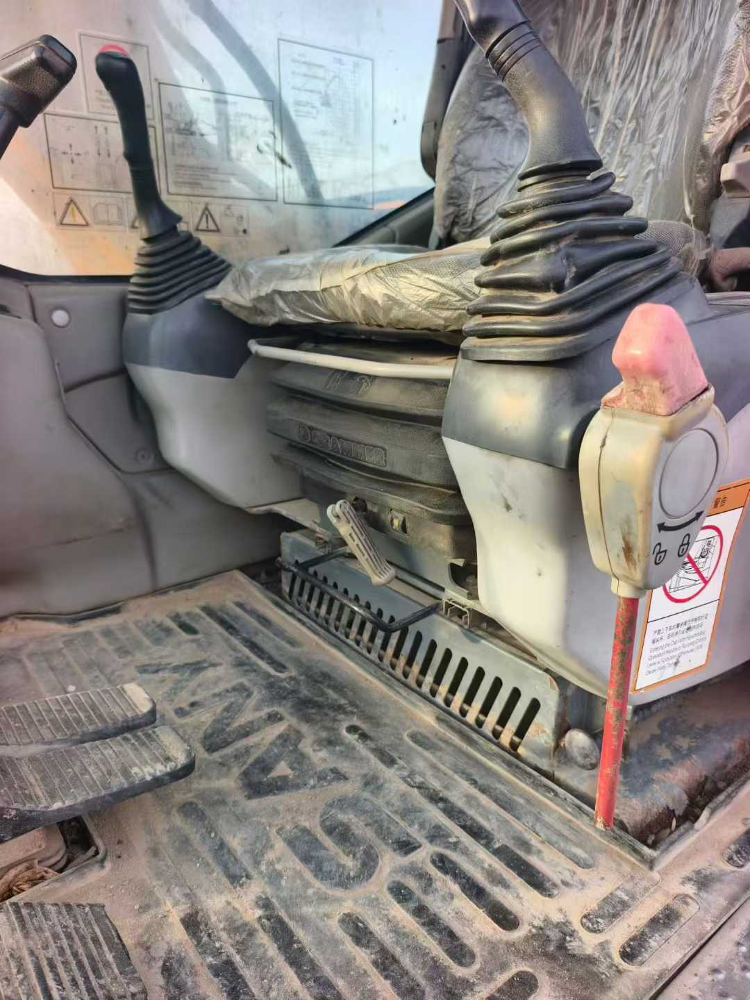 Used Sany SY135 Excavator 2012 Model / 6