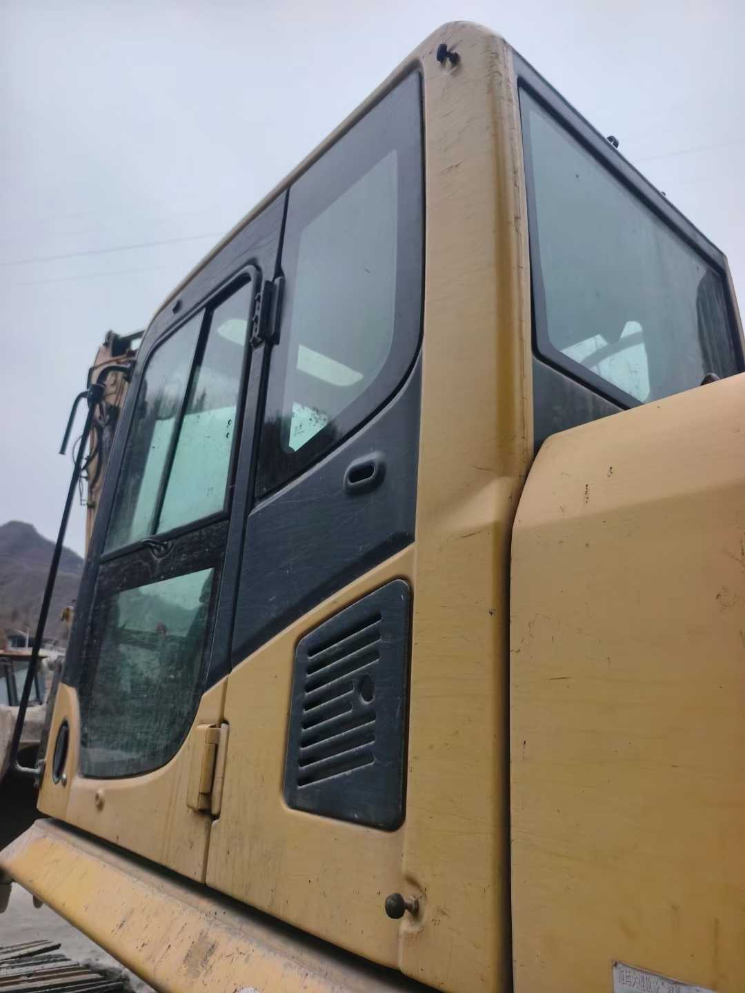 Used Komatsu PC240-11M0 Excavator 2016 Model / 9