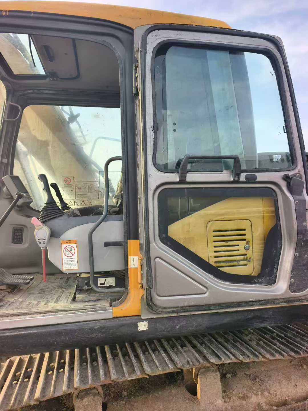 Used Sany SY135 Excavator 2012 Model / 5