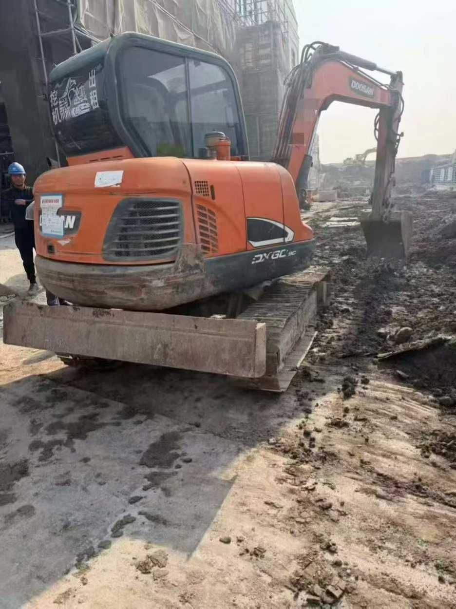 Used Doosan DX55W Excavator 2019 Model / 2