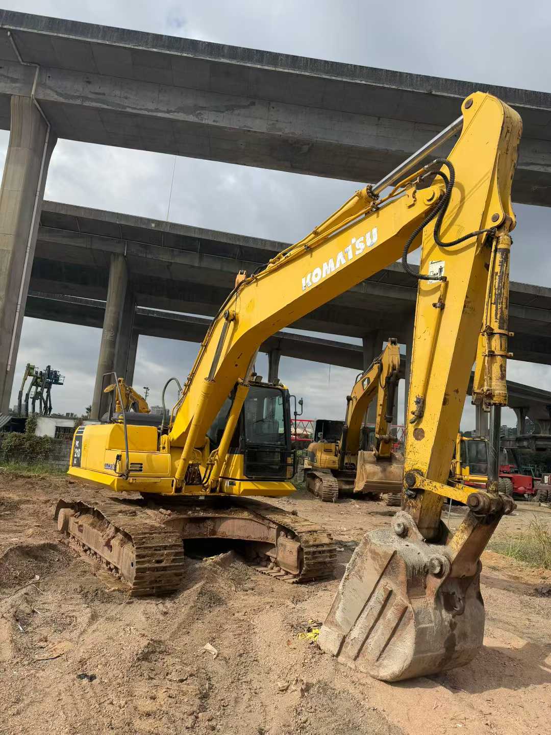 Used Komatsu PC210 Excavator 2016 Model / 3