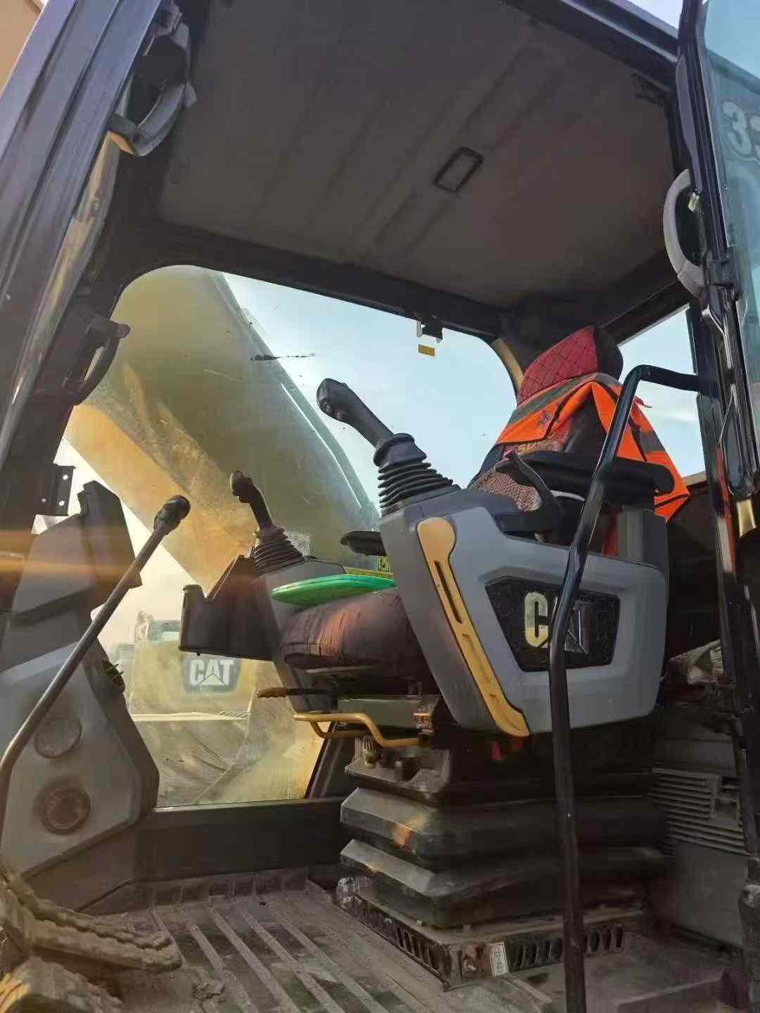 Used Caterpillar 330L Excavator 2021 Model / 8