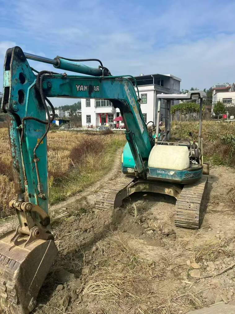 Buy Yanmar B5 Used Excavator / 1