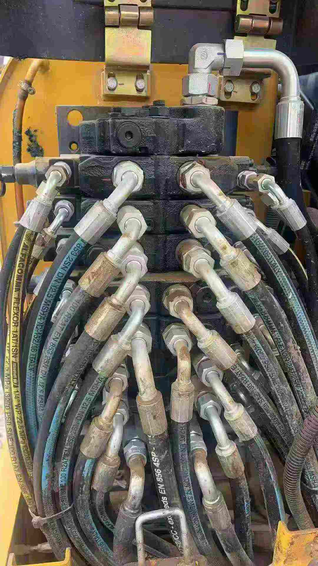 Used XCMG XE60 Excavator 2022 Model / 3