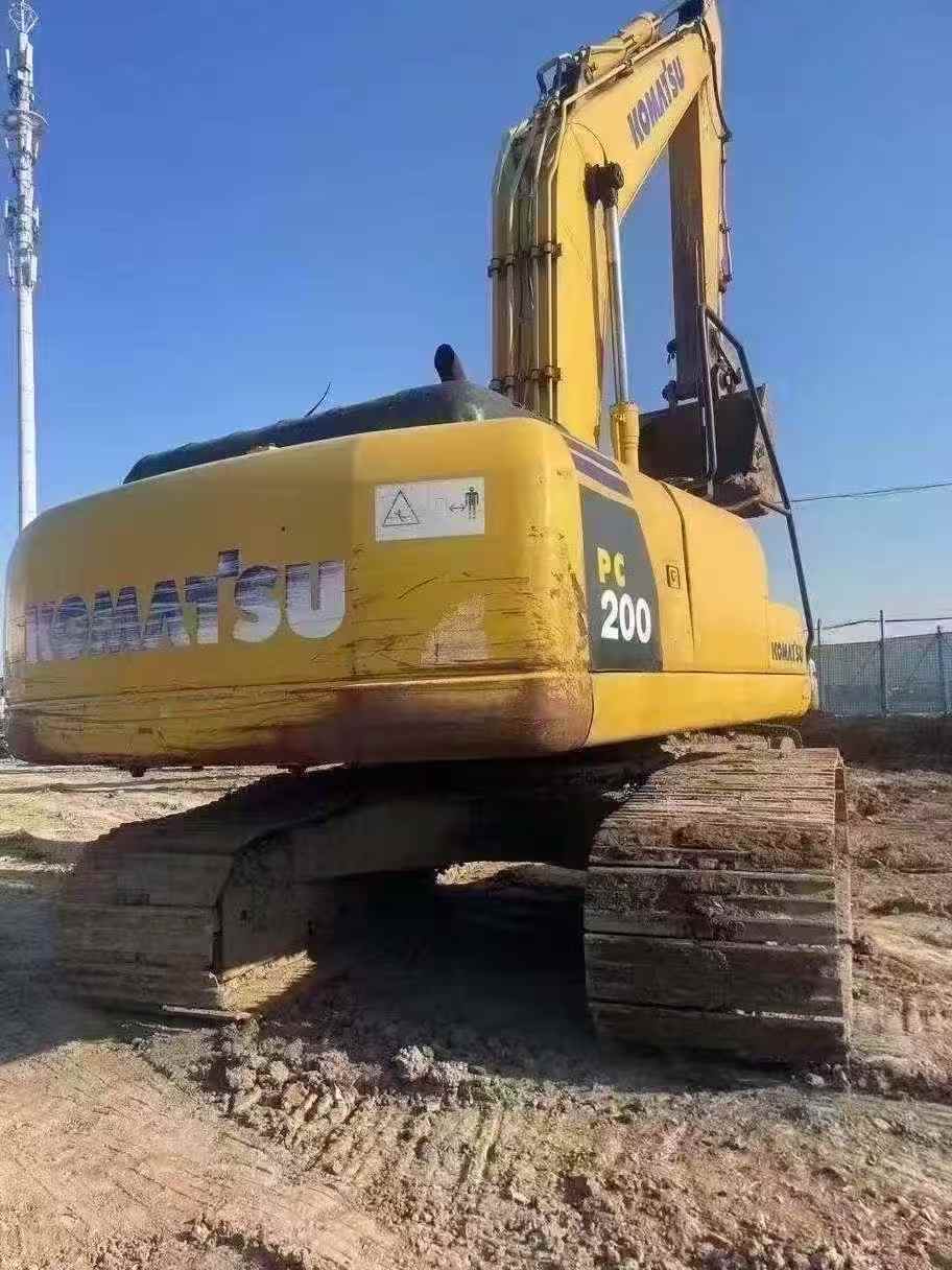Used Komatsu PC200 Excavator 2014 Model / 2