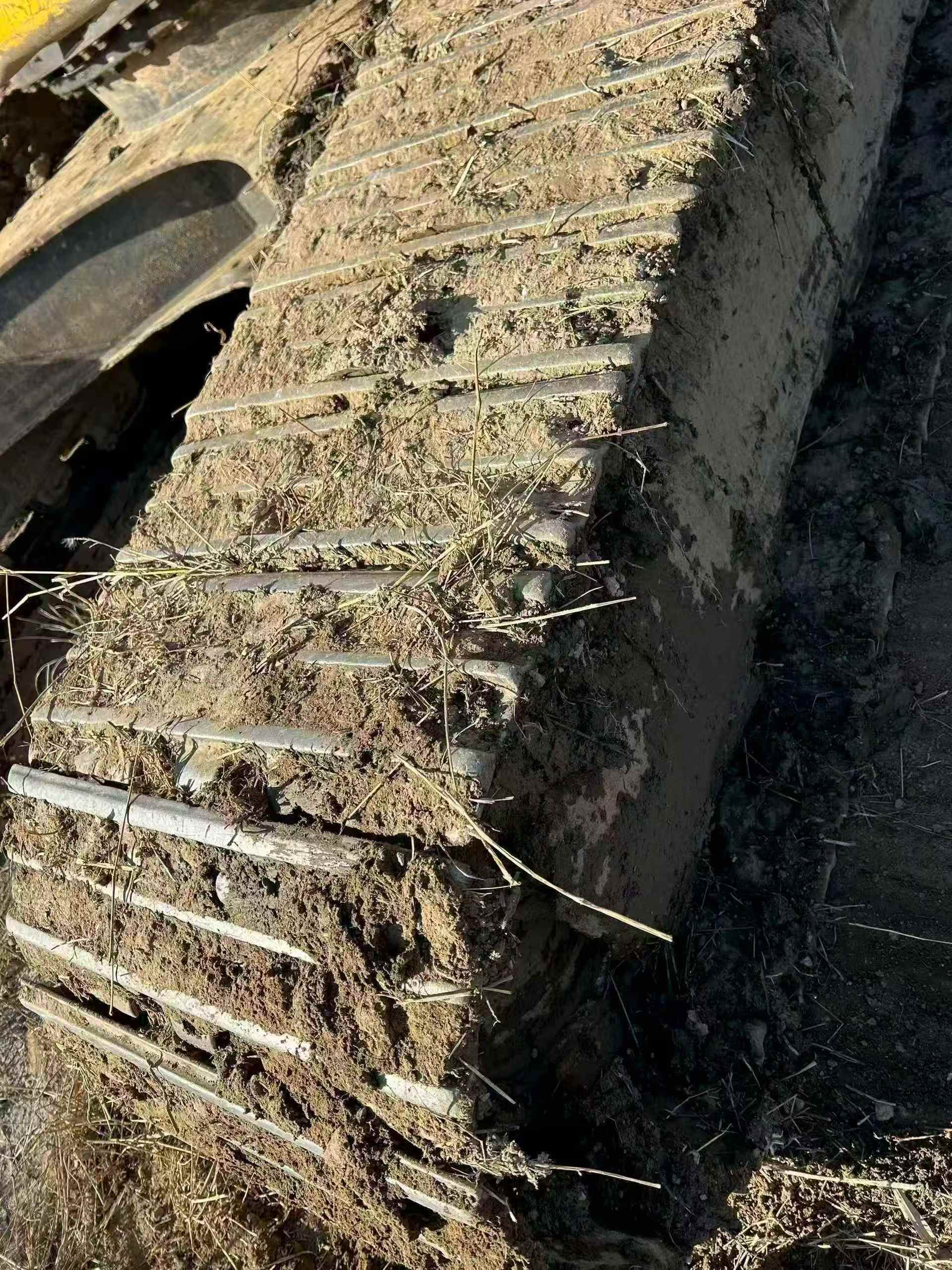 Used Komatsu HB215LC-1 Excavator 2013 Model / 7