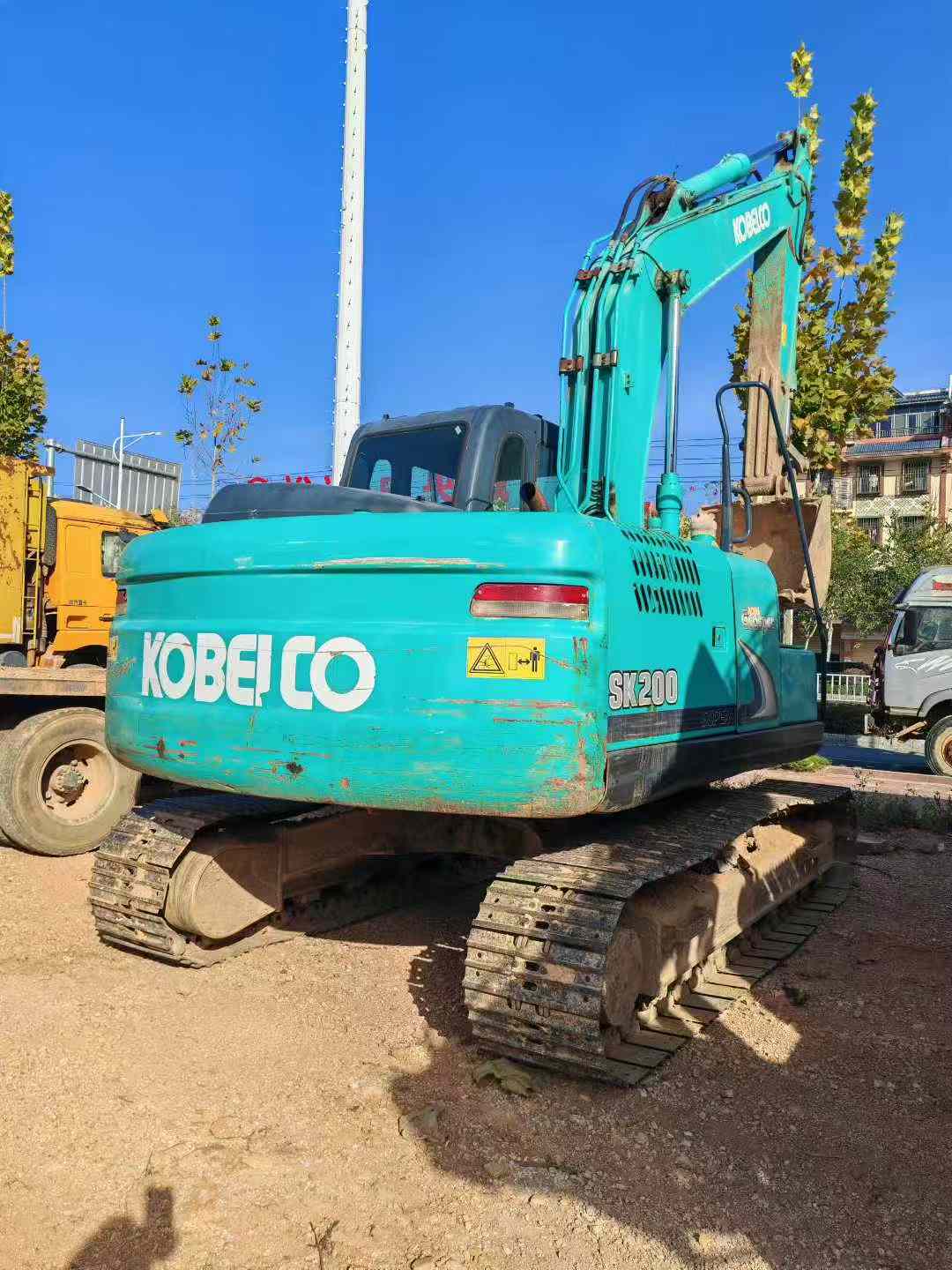 Buy Kobelco SK140 Used Excavator / 1