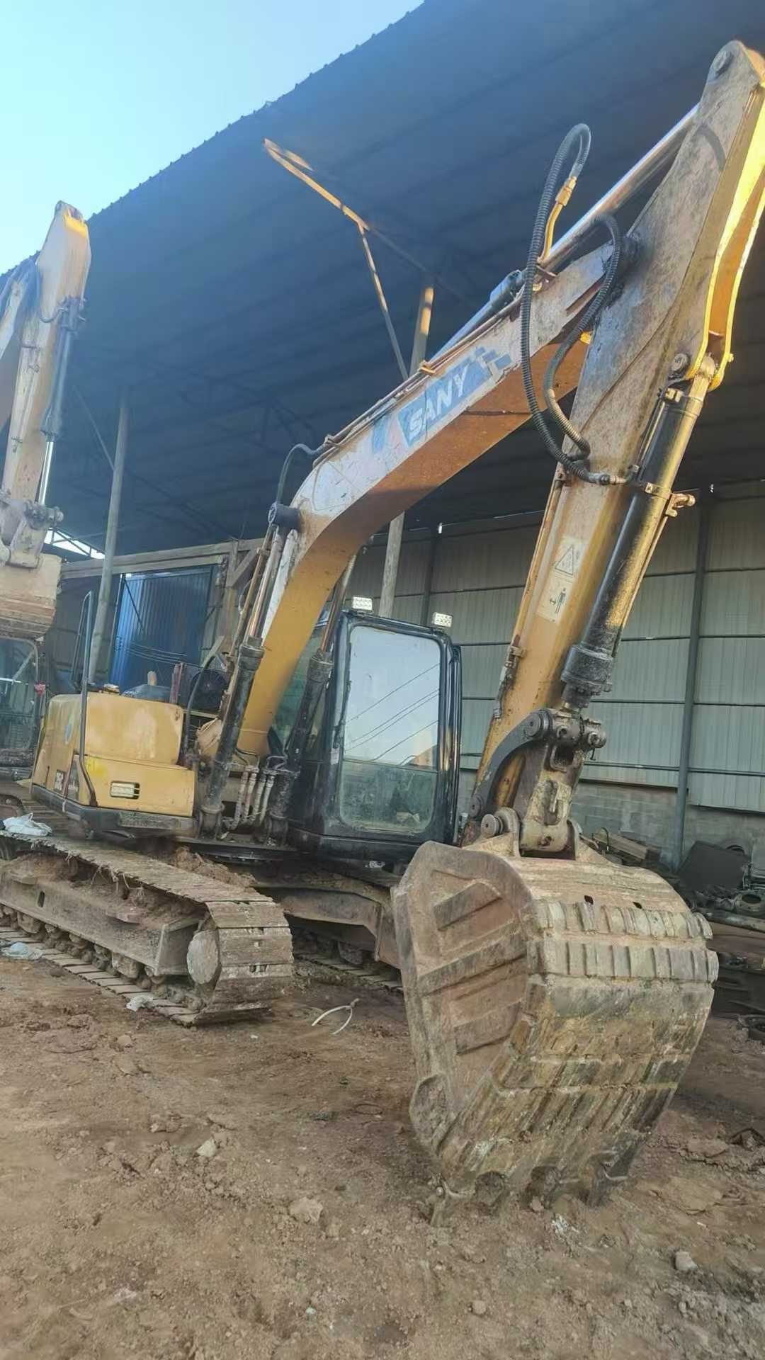 Used Sany SY135 Excavator 2016 Model / 6