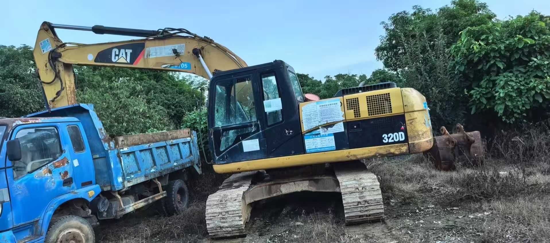 Used Komatsu WA320 Excavator 2016 Model / 5