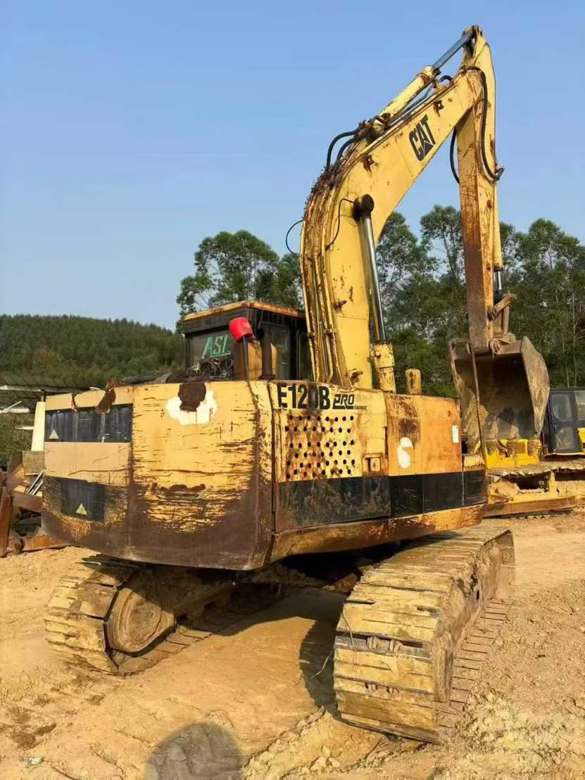 Used Caterpillar CT20 Excavator 2016 Model / 4