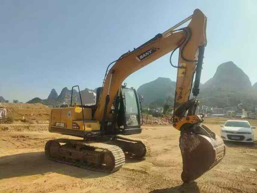 Used Sany SY125H Excavator 2018 Model / 3
