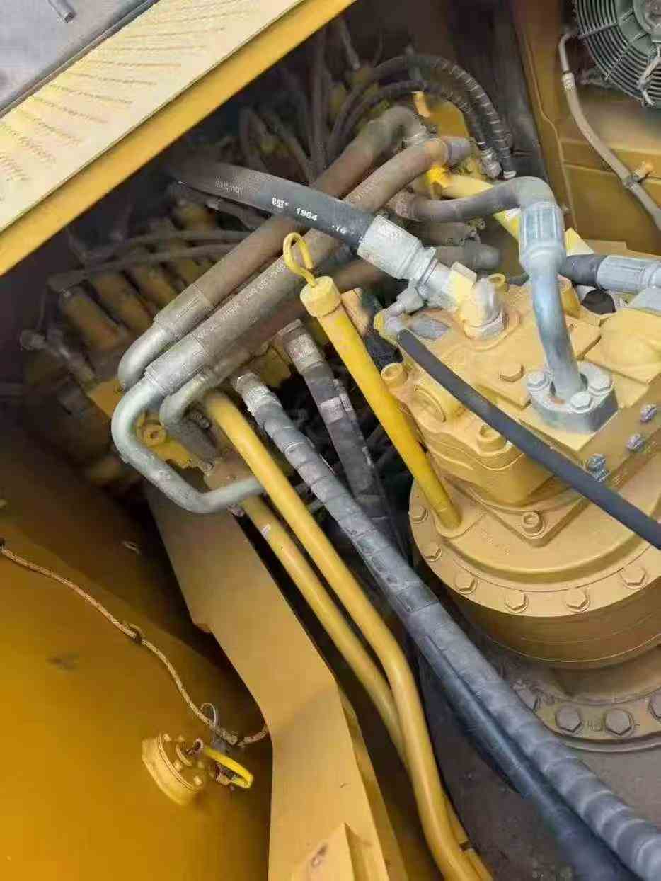 Used Caterpillar 330L Excavator 2016 Model / 8