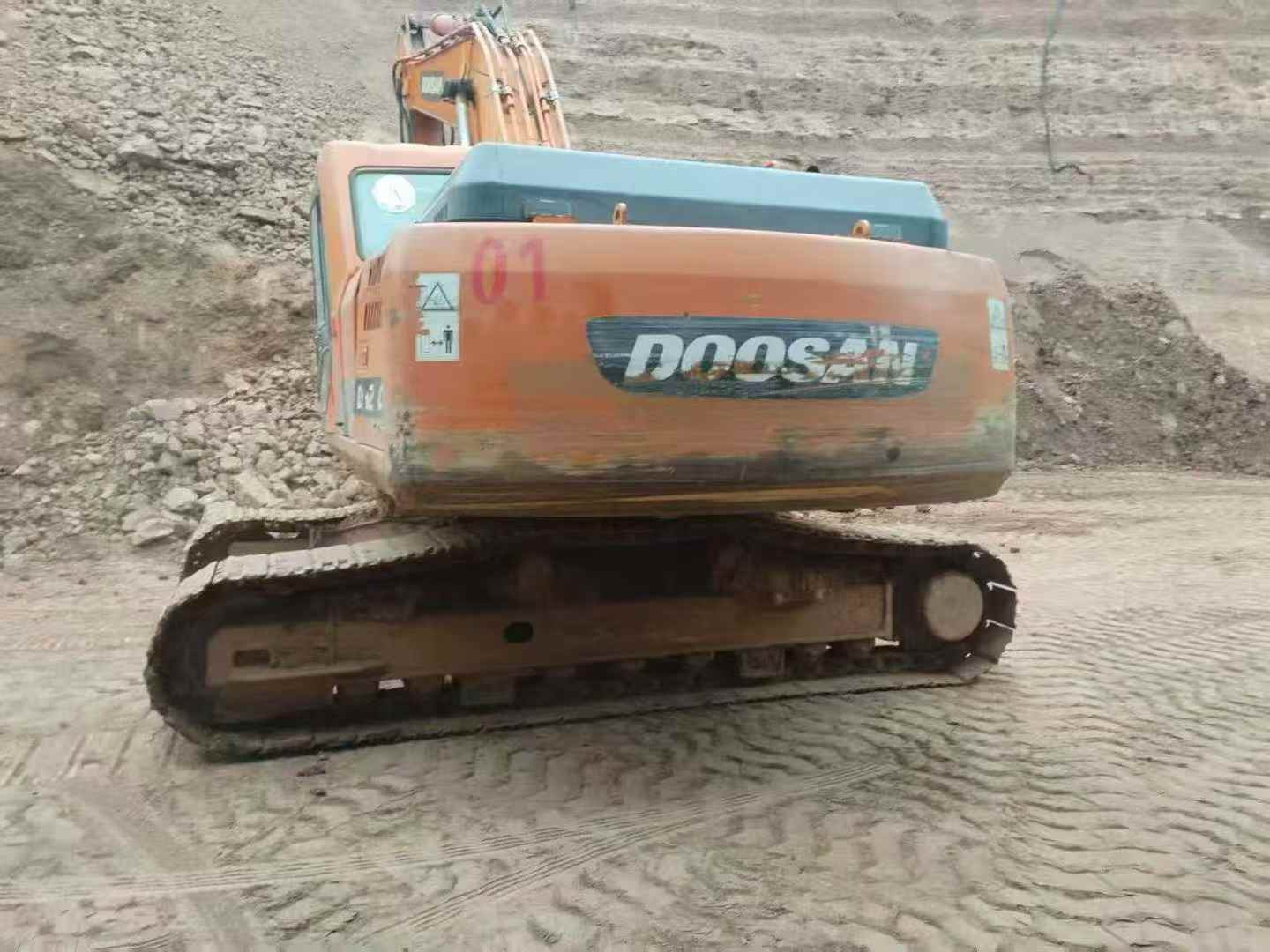 Used Doosan DH220-9E Excavator 2014 Model / 2