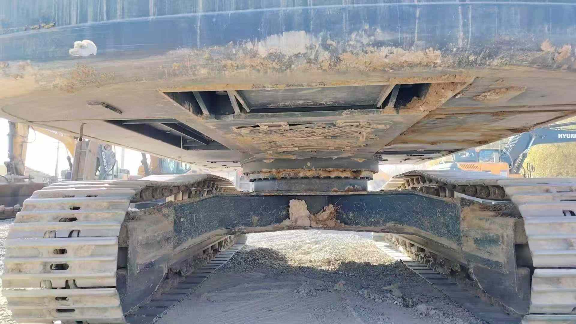 Used Hyundai 350LC-9V Excavator 2016 Model / 4