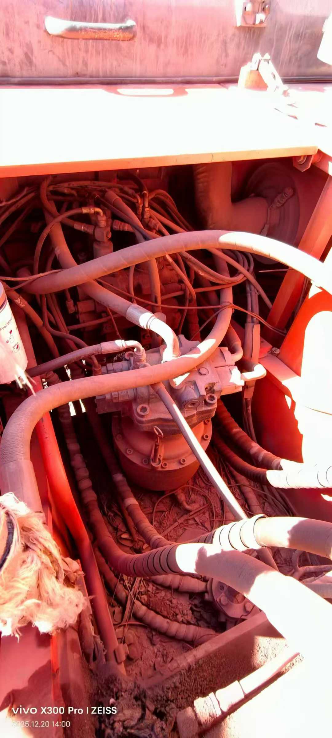 Used Doosan DH220 Excavator 2012 Model / 3