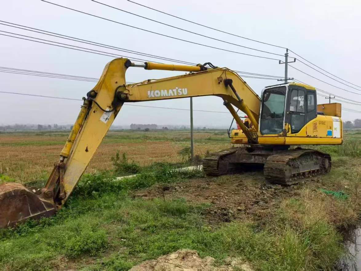 Used Komatsu PW200-7 Excavator 2007 Model / 4