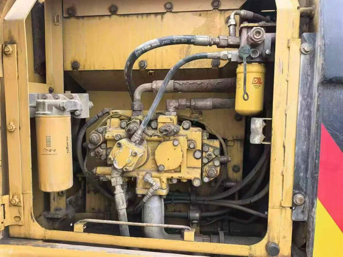 Used Caterpillar CT18 Excavator 2014 Model / 3