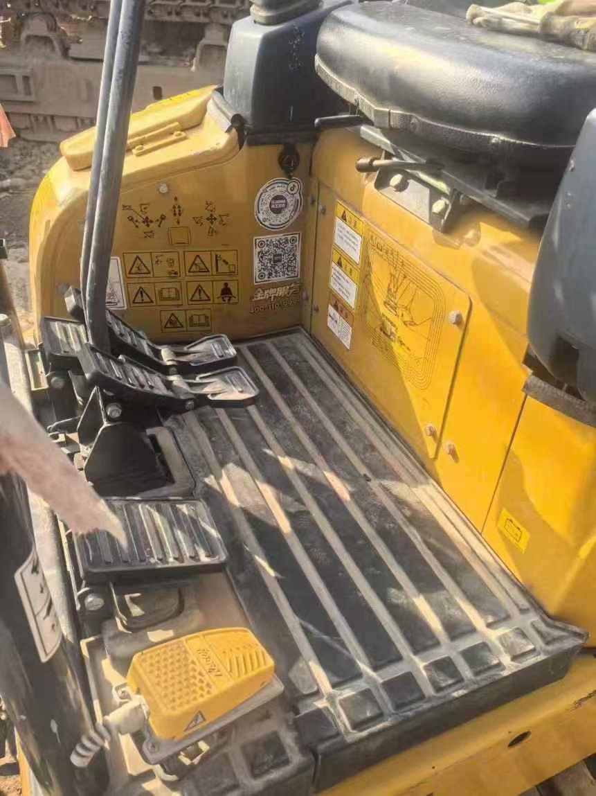 Used XCMG XE17U Excavator 2016 Model / 8