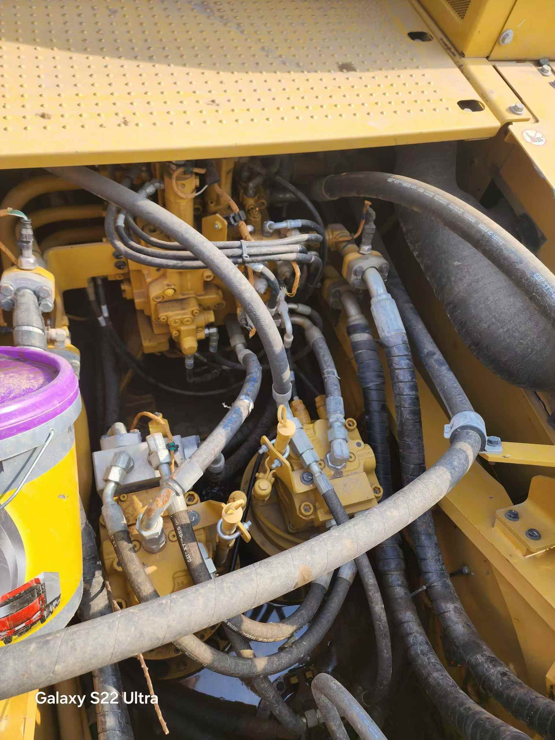 Used Caterpillar CAT352  Excavator 2022 Model / 4