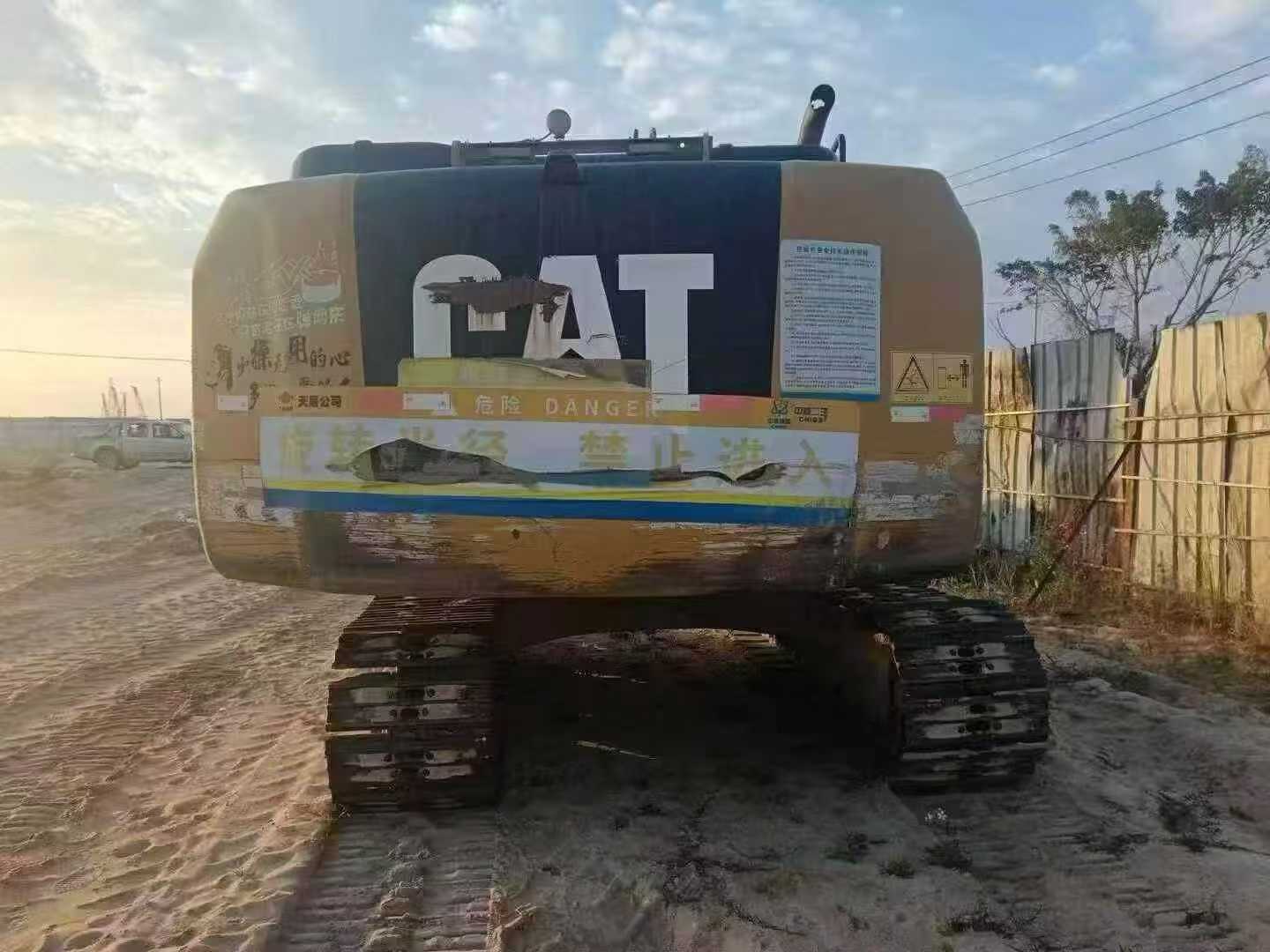 Used Caterpillar 320E Excavator 2016 Model / 3