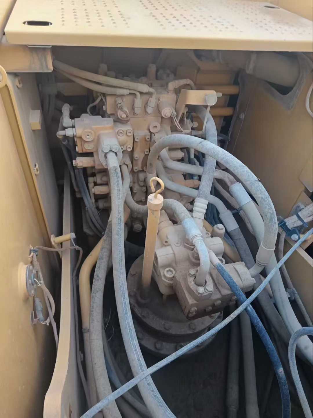 Used Caterpillar 320E Excavator 2016 Model / 5