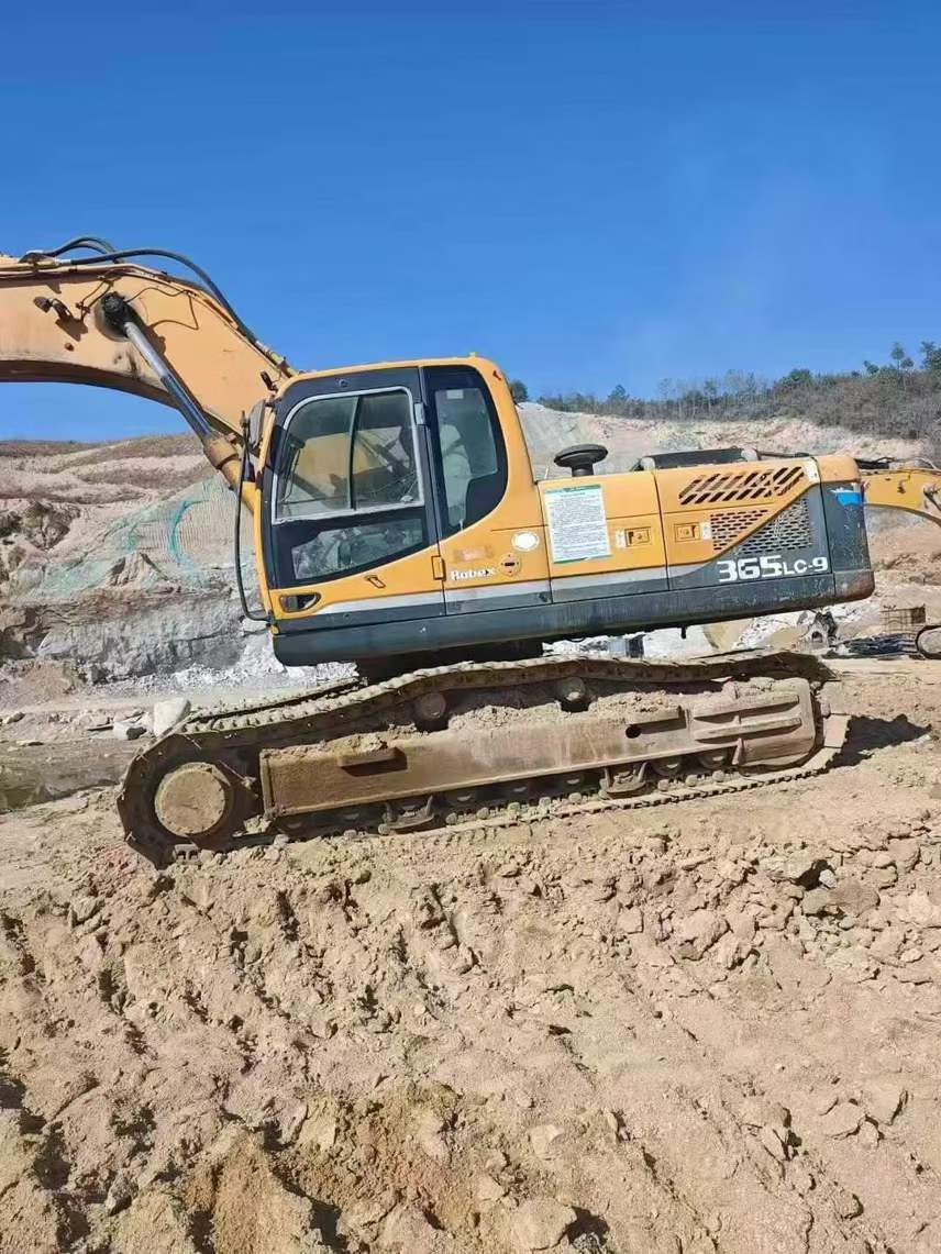 Used Hyundai R335LC-9T Excavator 2016 Model / 7